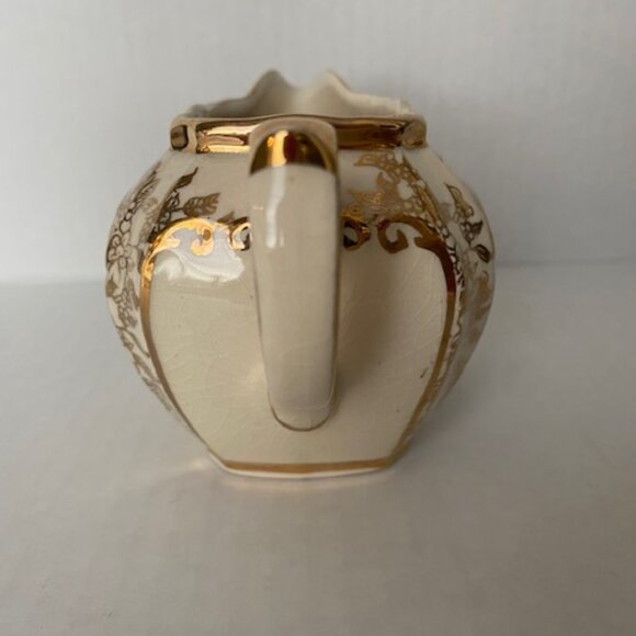 Vintage Sadler Milk Jug/ Creamer. White and gold. England 1930's (item # 2026) - Picture 4 of 9